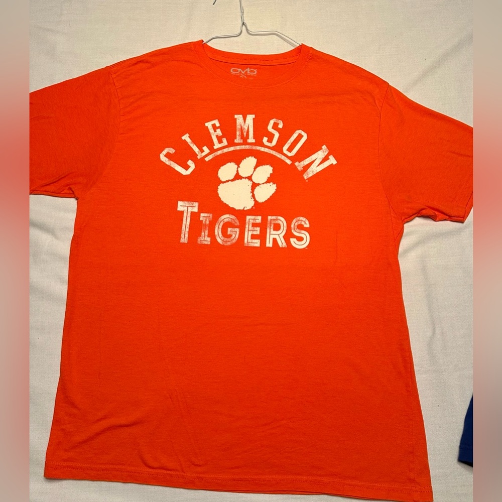 Old Varsity Orange Clemson Tshirt. Size L